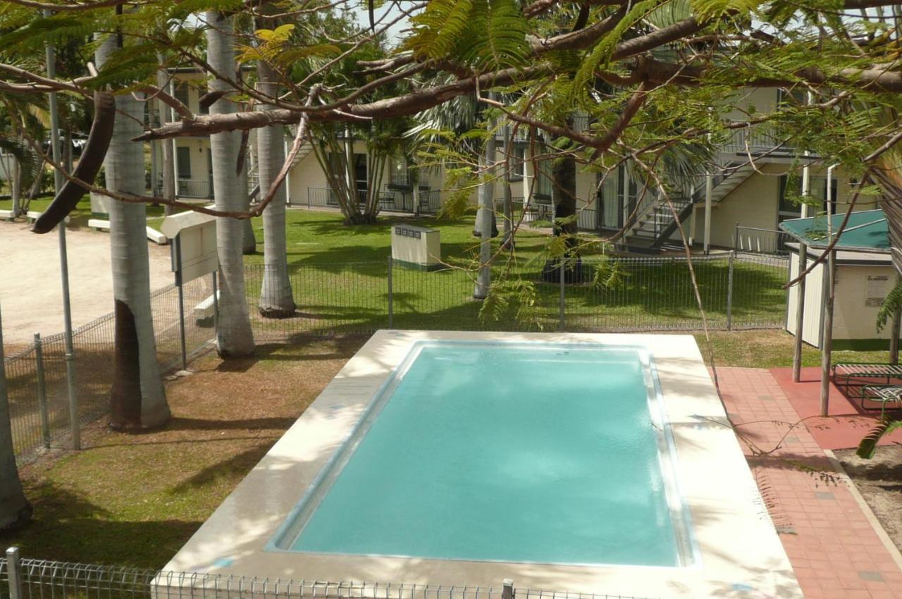 Ocean Breeze Units Apartment Bowen Exterior photo
